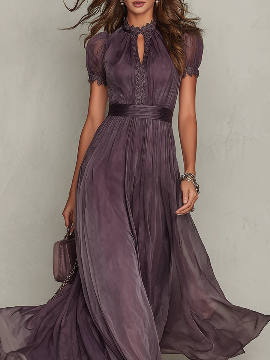Robe Longue en Mousseline Violette, Col Cœur Ajouré, Bordée de Dentelle