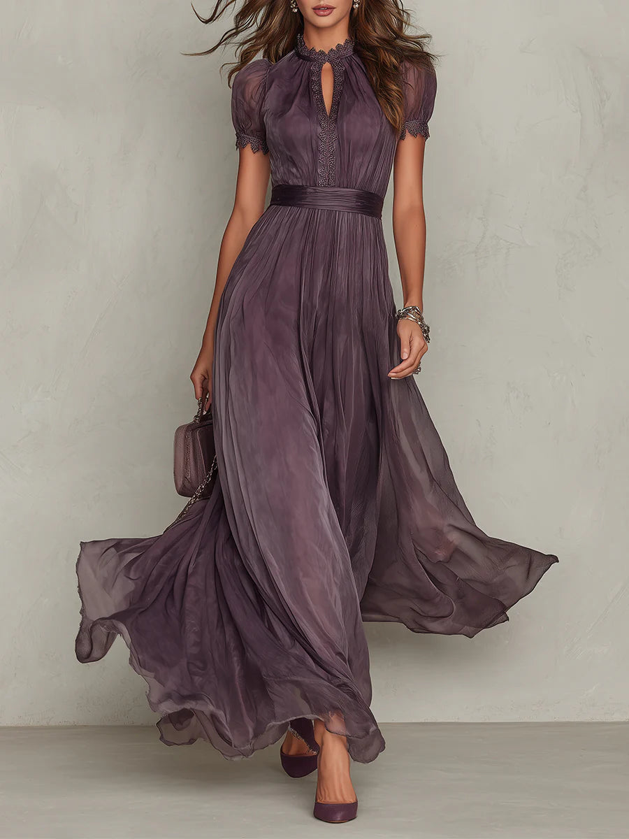 Robe Longue en Mousseline Violette, Col Cœur Ajouré, Bordée de Dentelle