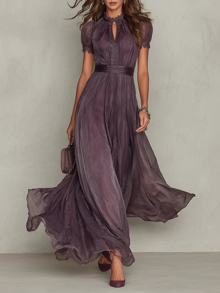 Robe Longue en Mousseline Violette, Col Cœur Ajouré, Bordée de Dentelle