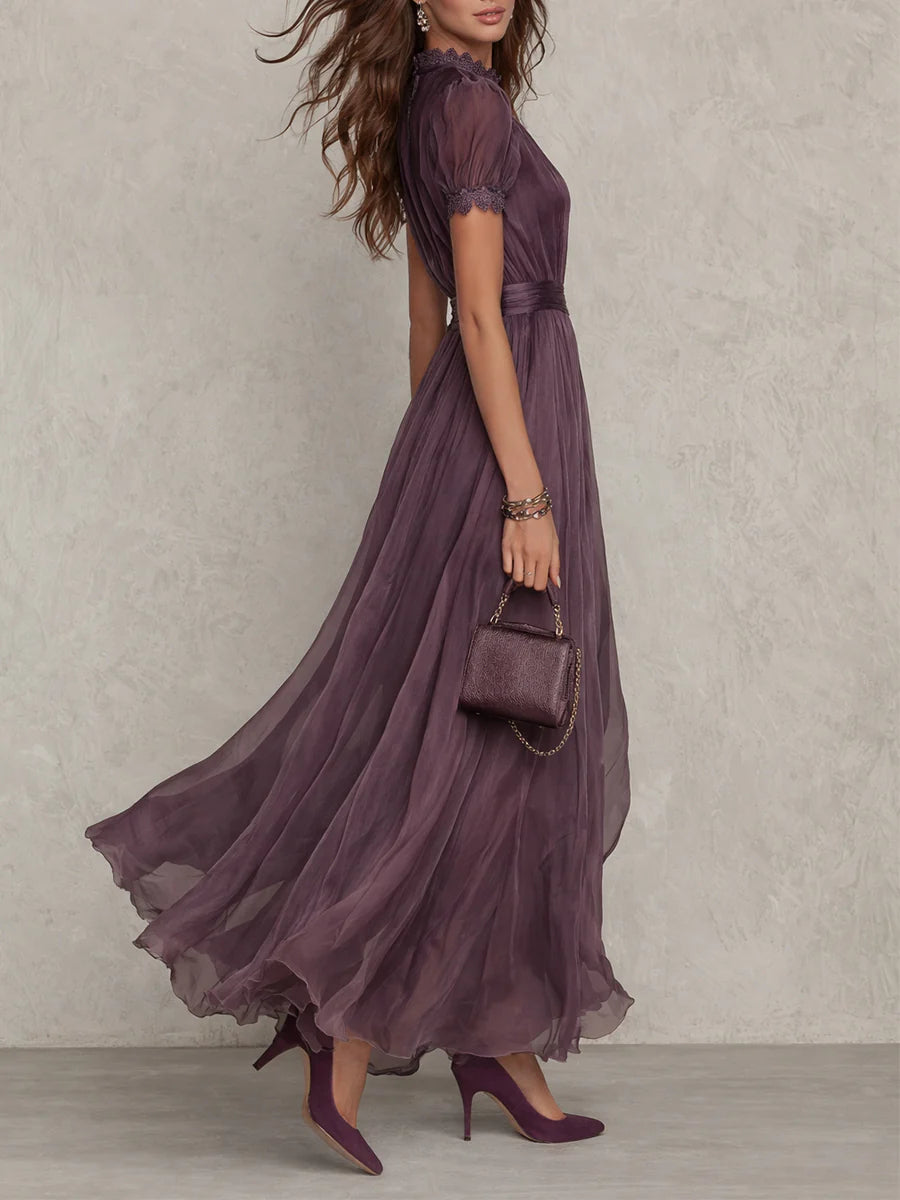 Robe Longue en Mousseline Violette, Col Cœur Ajouré, Bordée de Dentelle